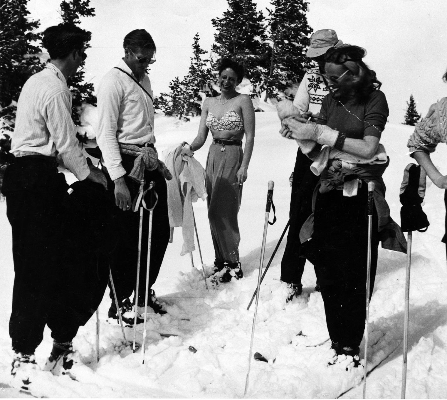 1974.065.0044_Group of Skiers, 1947-